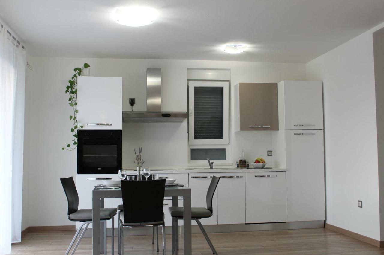 Apartment Fiorella Пореч Екстериор снимка